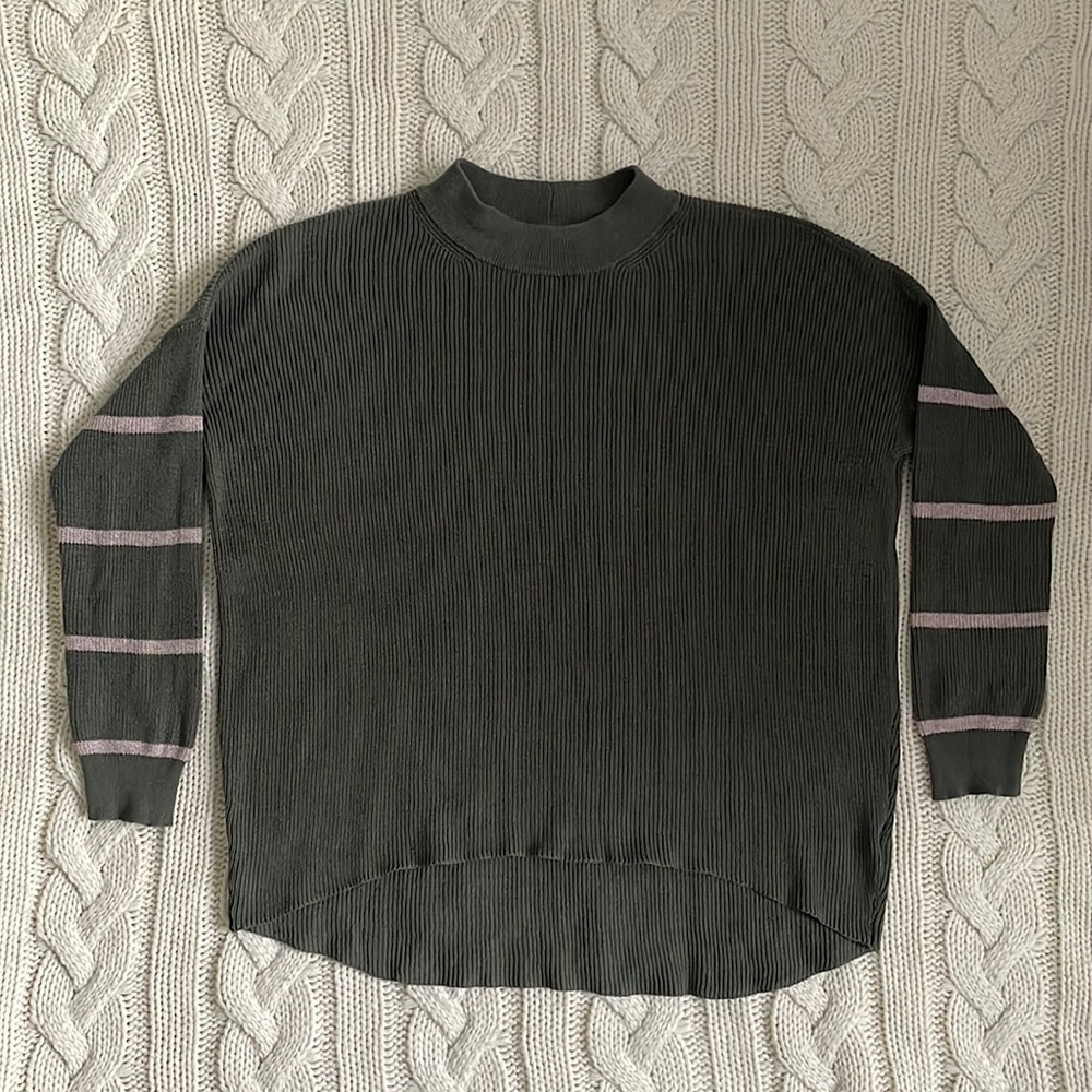 🌼2 for $20🌼 American Eagle Oversized Olive Green Striped Sleeve Sweater